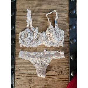 Victoria's Secret Dream Angels Pushup without Padding Bra Thong Set sz 32D/XS